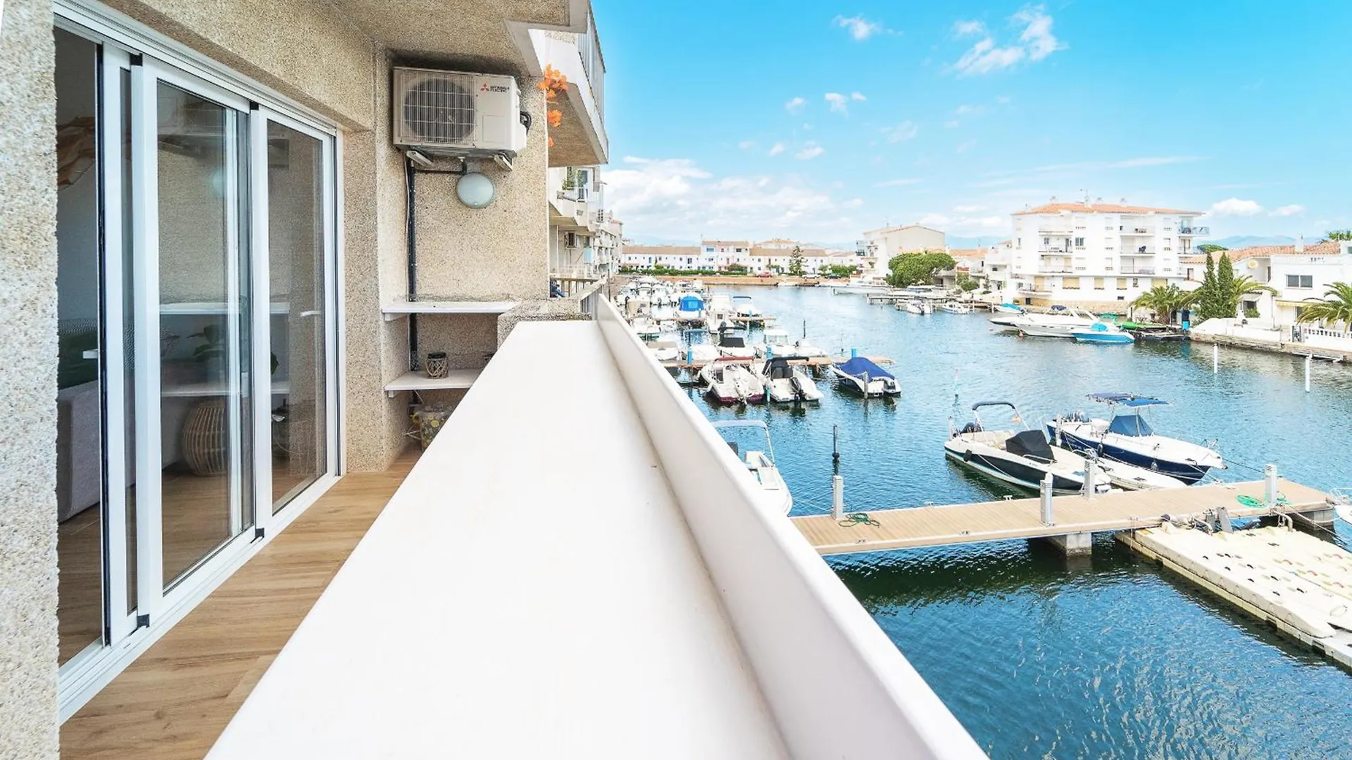 Апартаменты Welcs Apartamento 143 Emp Con Vistas Al Canal Эмпуриабрава Испания